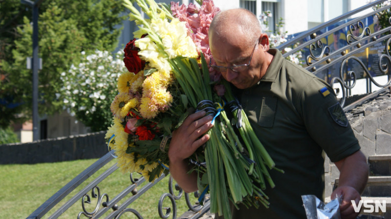 Рідні сподівалися, що в полоні, але дива не сталося: у Рожищі провели в останню путь воїна Миколу Катеринюка