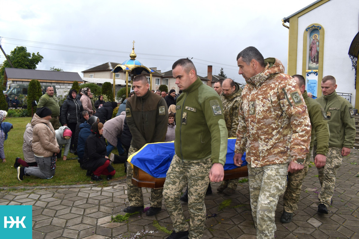 Мав святкувати весілля – натомість його провели в останню путь: на Волині попрощались з Героєм Владиславом Зуськом
