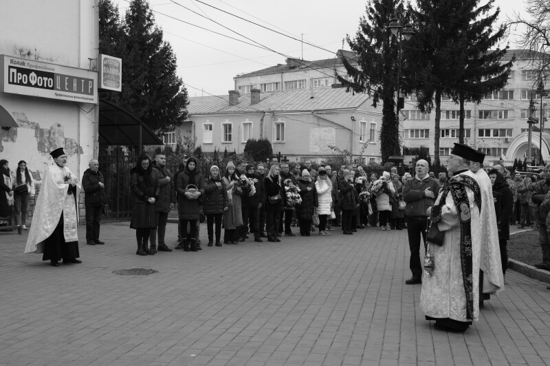 У Луцьку провели в останню дорогу загиблого Героя Віктора Оверчука