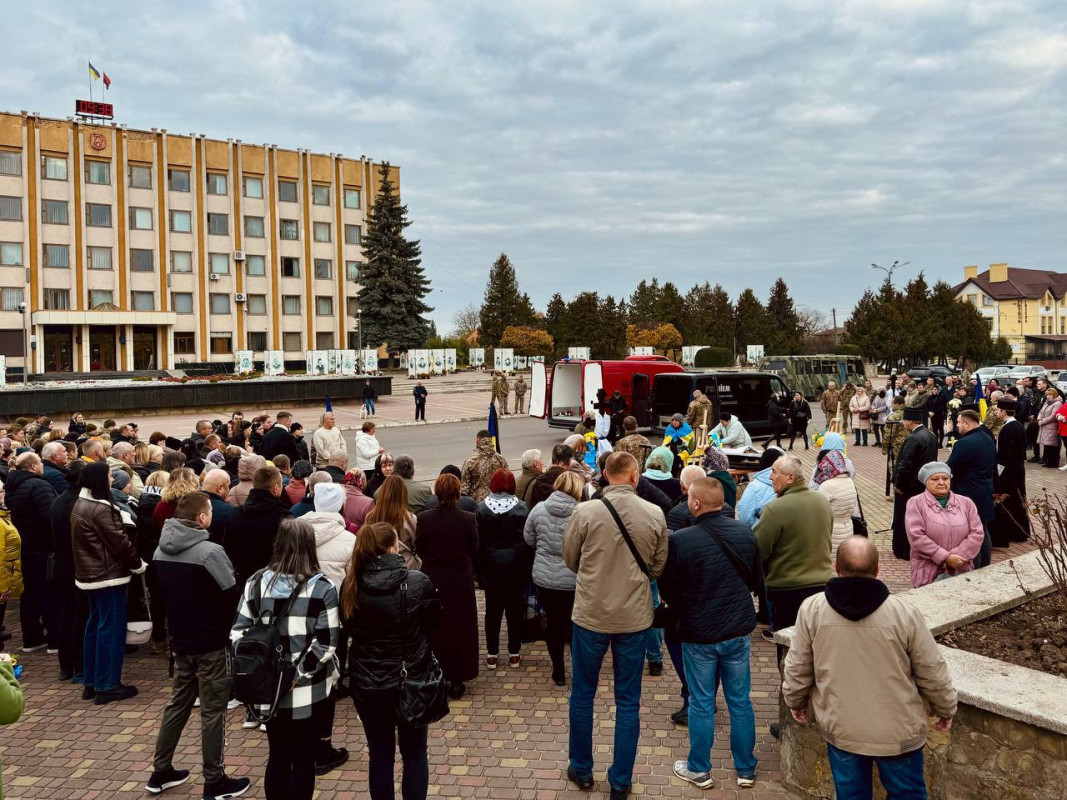 В один день громада втратила двох молодих Героїв: на Волині попрощалися із захисниками