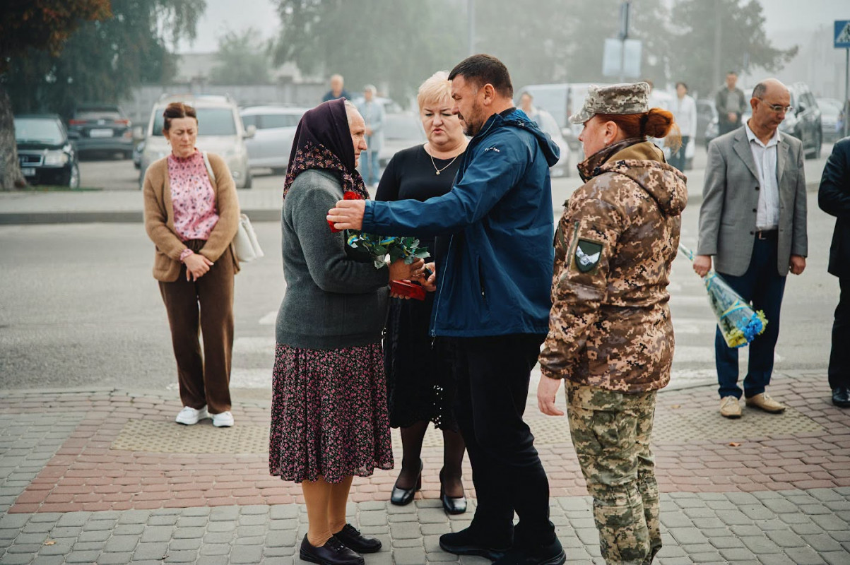 Загинули за Україну: родинам трьох Героїв вручили посмертні нагороди захисників