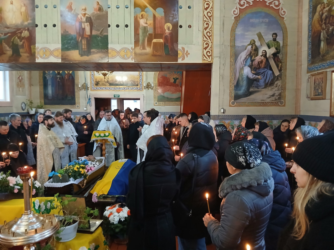 Серце завчасно зупинилося: на Волині провели в останню земну дорогу захисника Миколу Синчука
