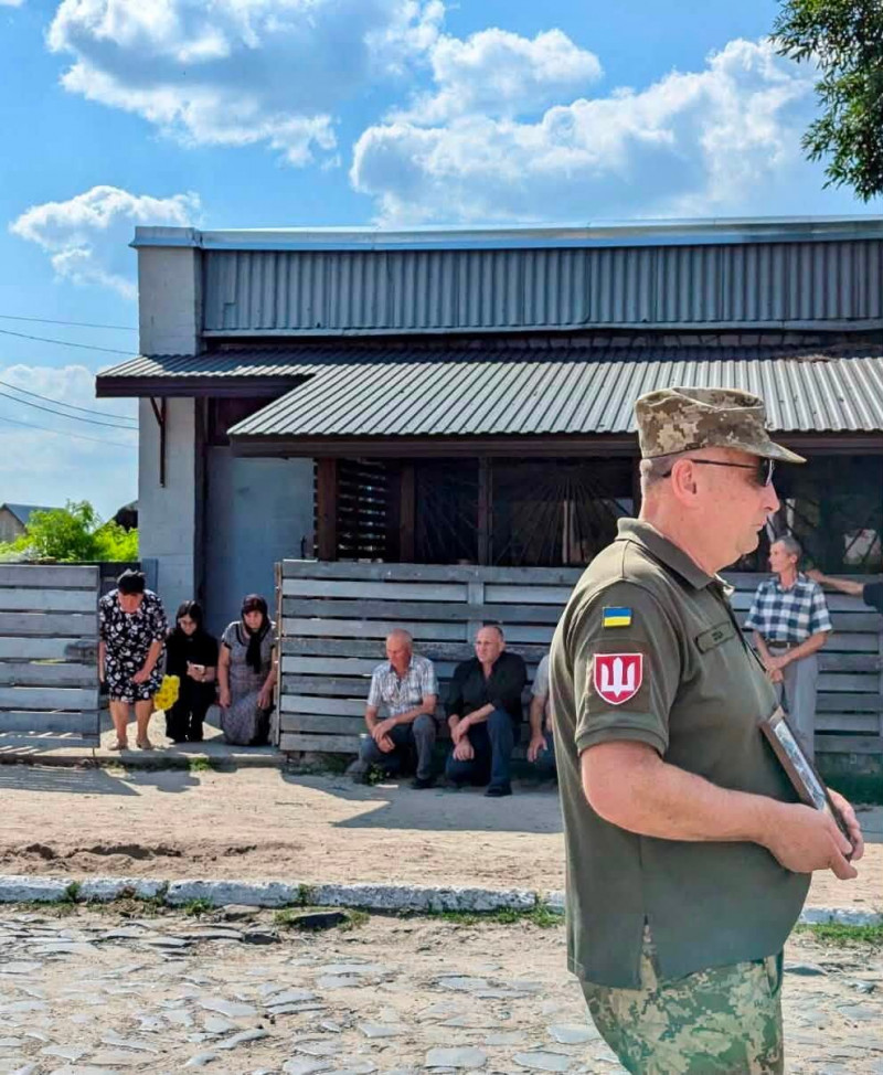 Два роки між надією і болем: на Волині попрощалися із захисником Петром Якимовим