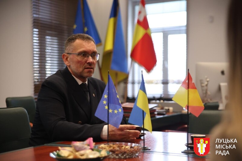 Андрій Разумовський зустрівся з представником МЗС Вячеславом Войнаровським: про що говорили