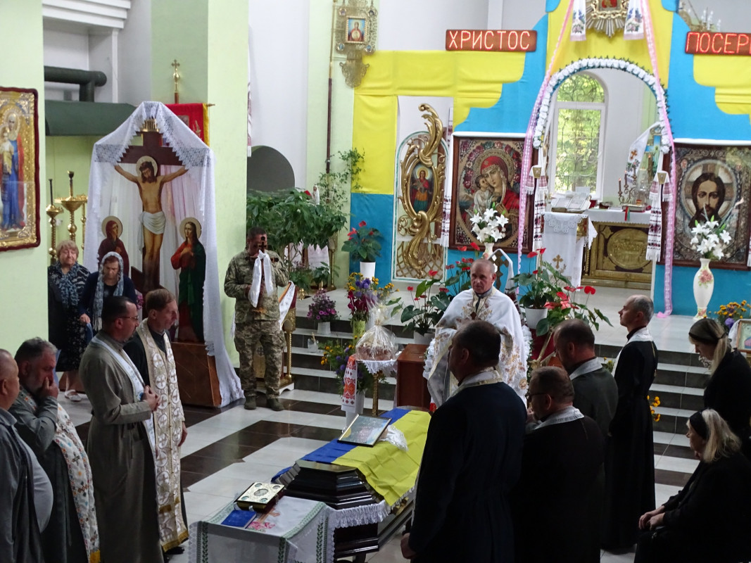 Ідентифікований за результатами тесту-ДНК: на Волині поховали Героя Володимира Олексюка
