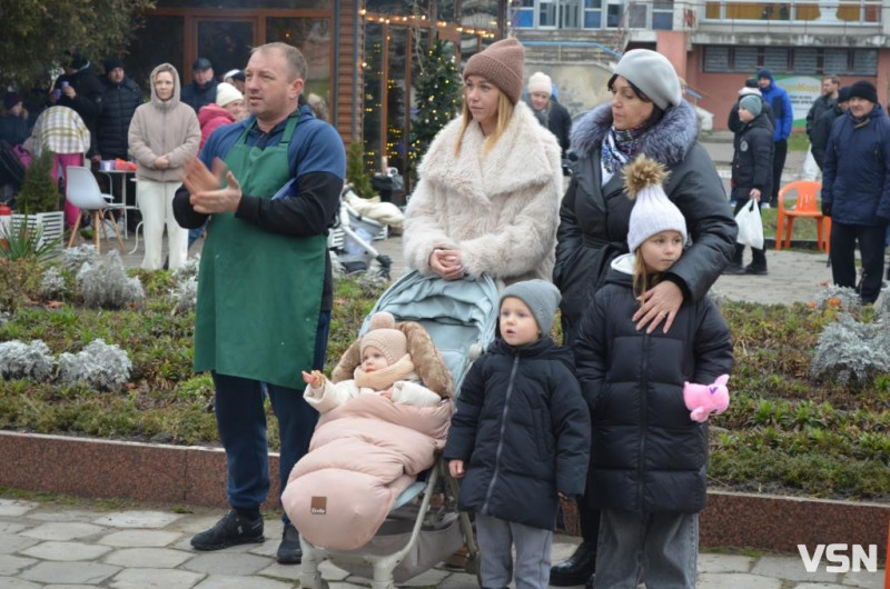 У місті на Волині на благодійному ярмарку зібрали майже 120 тисяч гривень для ЗСУ. Фоторепортаж