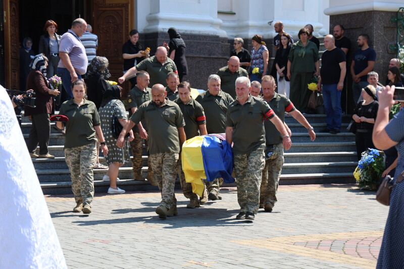 Загинули понад рік тому у Курській області: у Луцьку відбулося прощання з Героями Леонідом Матвійчуком та Олександром Єдинаком