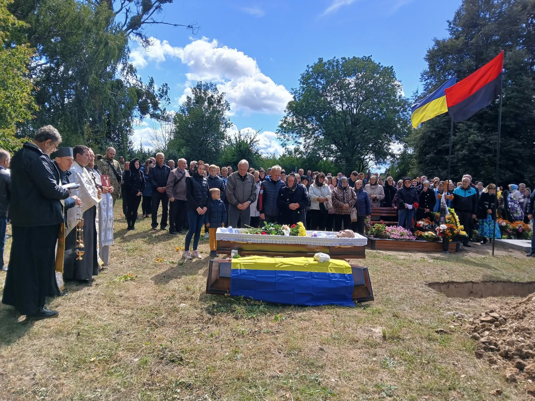 Серце Героя зупинилося на 39-му році життя у лікарні: на Волині в останню дорогу провели Сергія Гонтара