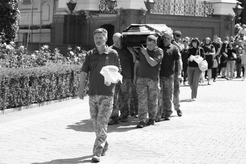 Поліг у бою на Донеччині: у Луцьку в останню дорогу провели військового Антона Оконя