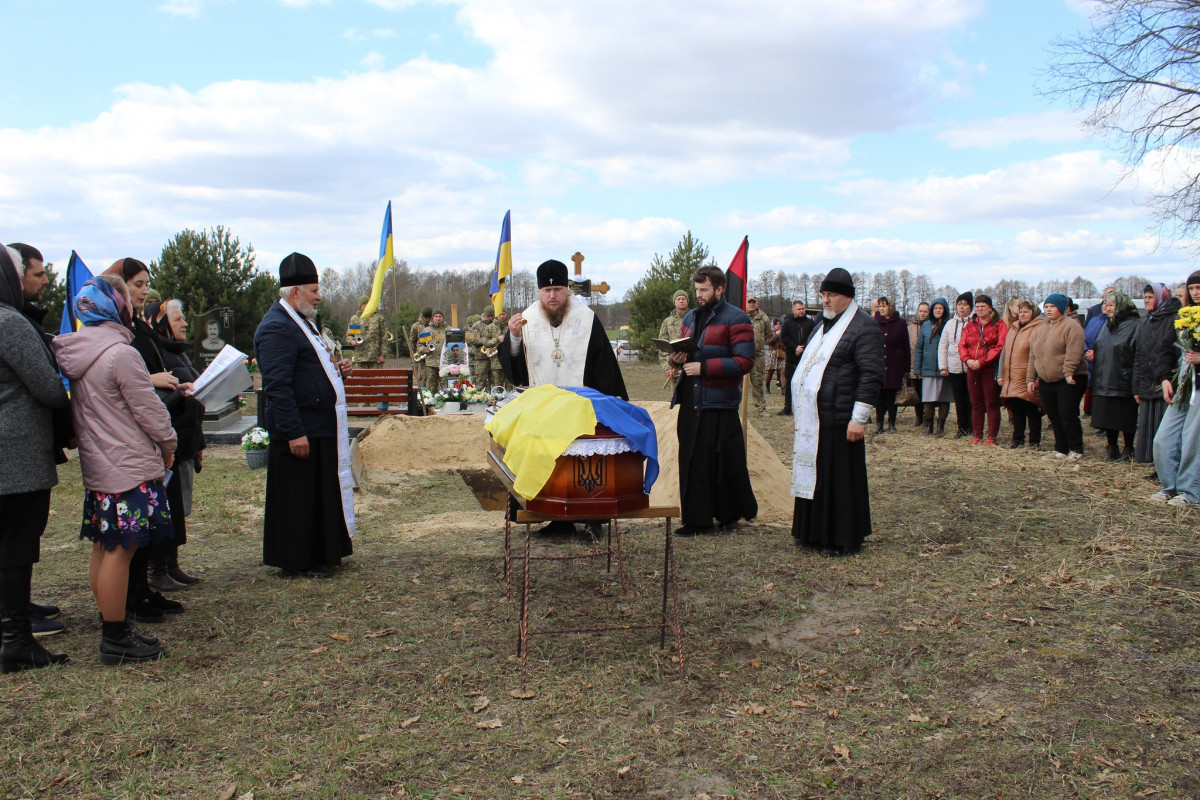 Півтора року невідомості: на Волині попрощалися із загиблим на Курщині Валентином Волошиним
