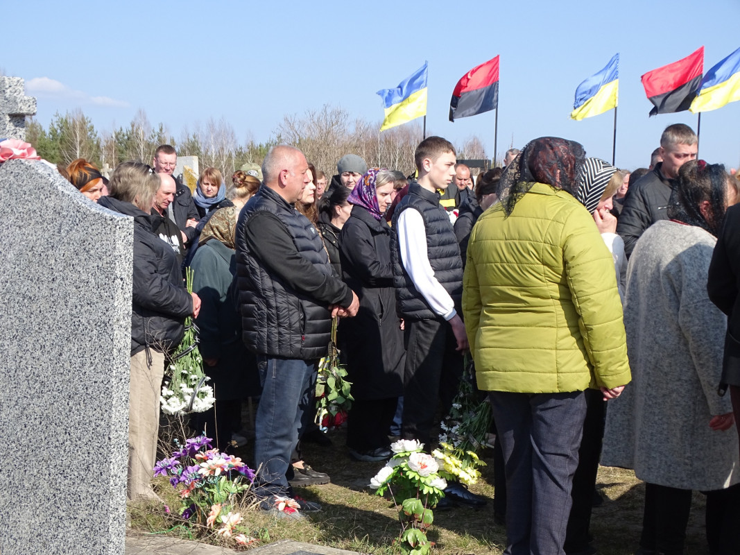 На Волині провели в останню путь Героя Василя Кравчука, який загинув два роки тому