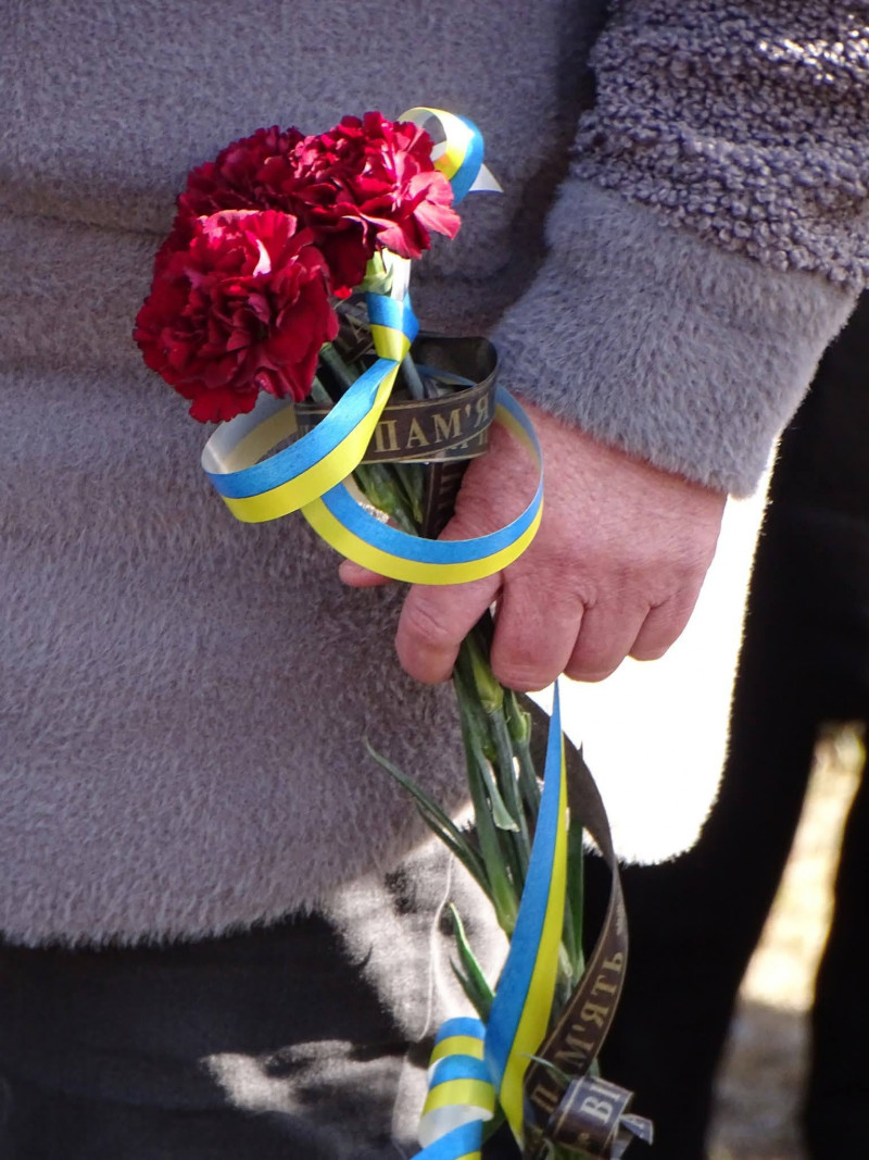 Після довгих місяців невідомості: на Волині провели в останню путь захисника Віталія Дудика