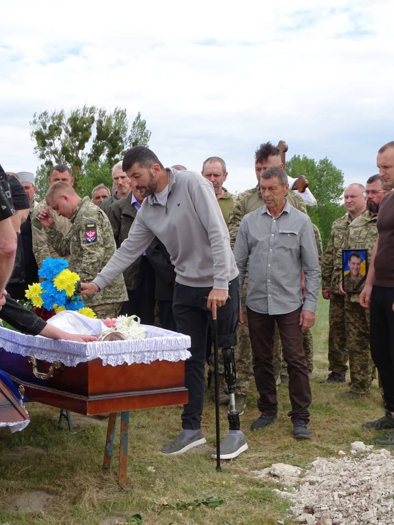 Серце зупинилося у лікарні: на Волині поховали захисника Андрія Свігуна