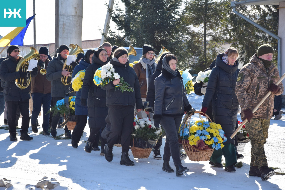 Осиротіли донечка і син: на Волині попрощалися із 43-річним Героєм Віктором Веремійчиком