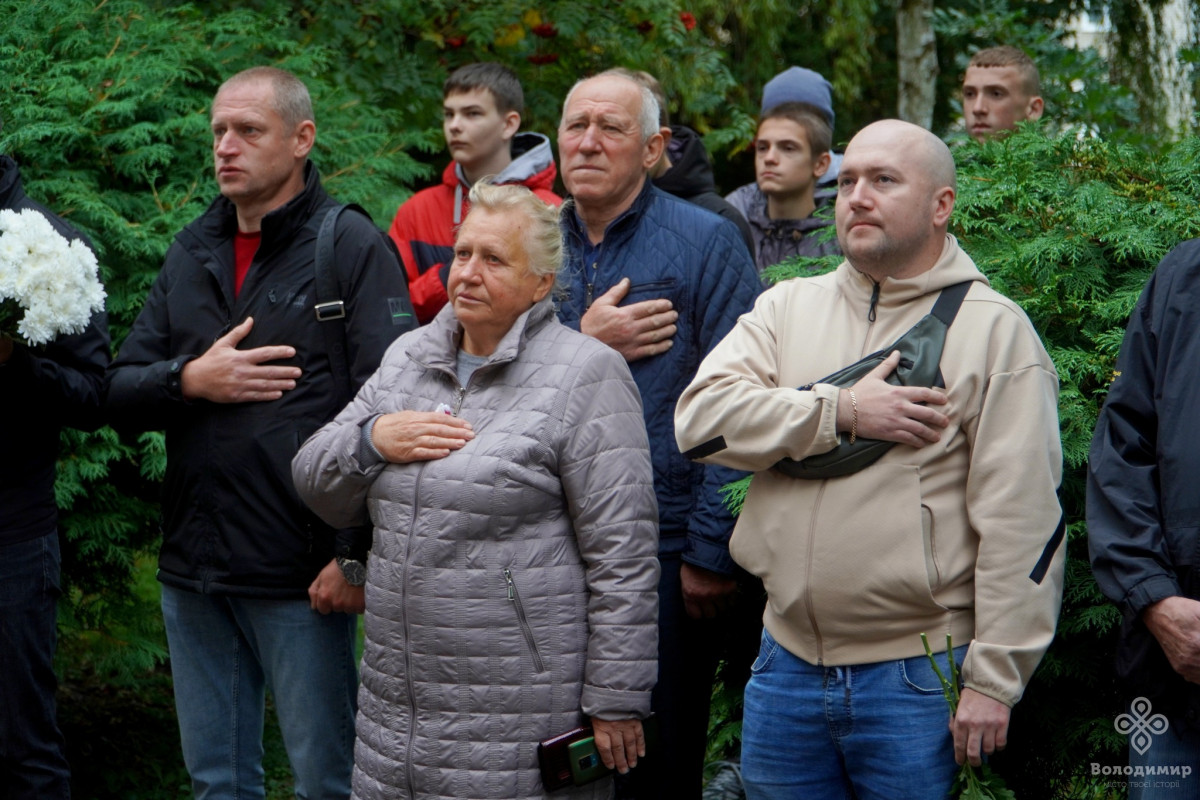 У Володимирі в гімназії №3 випускників-Героїв вшанували меморіальними дошками