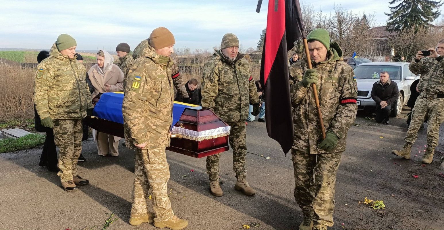 2 роки і 7 місяців родина чекала звістки про зниклого безвісти воїна: на Волині поховали Героя Миколу Абрамовича
