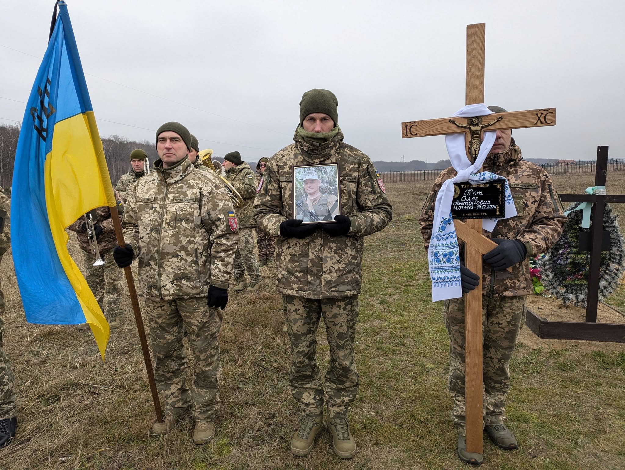 Серце зупинилося у лікарні: на Волині попрощалися з Героєм Олегом Котом