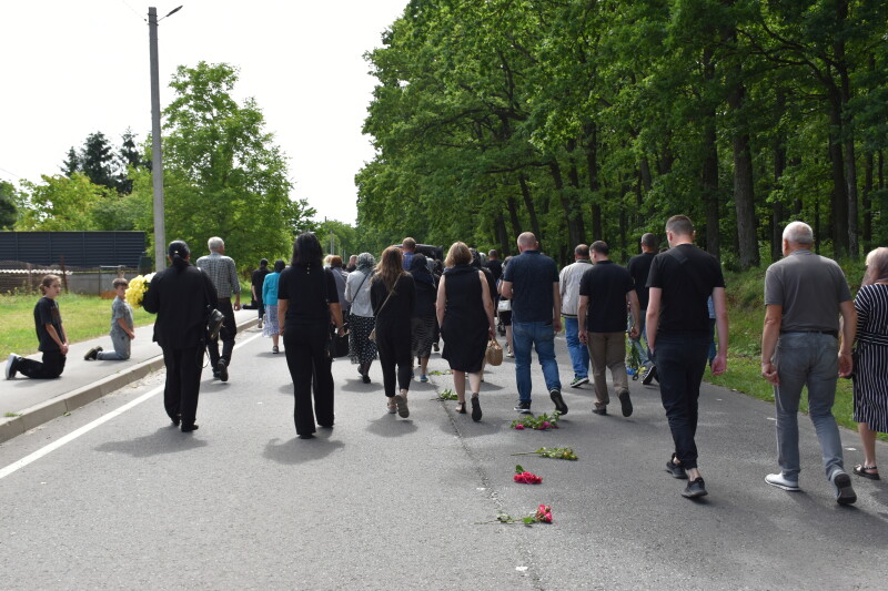 Навіки 42: у Луцькій громаді попрощалися з Героєм Віталієм Півчуком