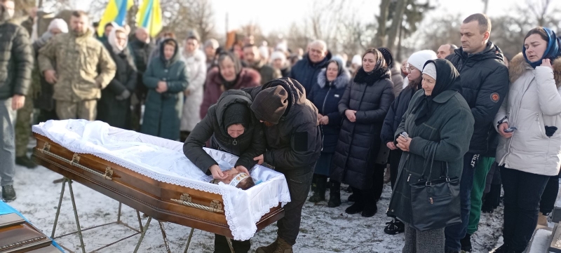 Серце зупинилося у переддень Нового року: на Волині в останню дорогу провели Героя Святослава Ткачука