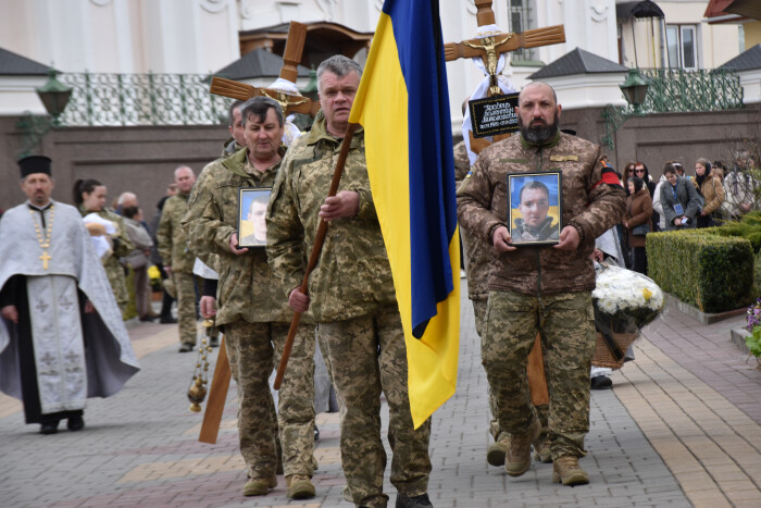 Загинули у 2024 році: у Луцьку попрощалися із двома Героями — Валентином Кравцем та Максимом Діковим