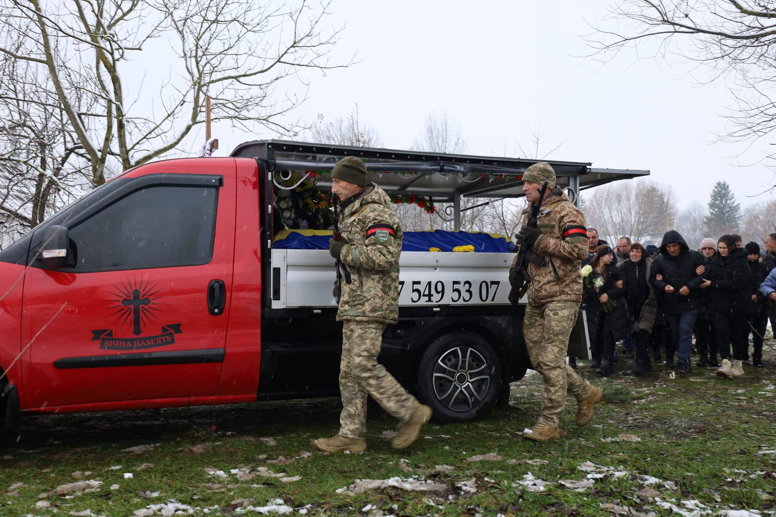Навіки 29: на Волині попрощалися з молодим Героєм Романом Гайовим