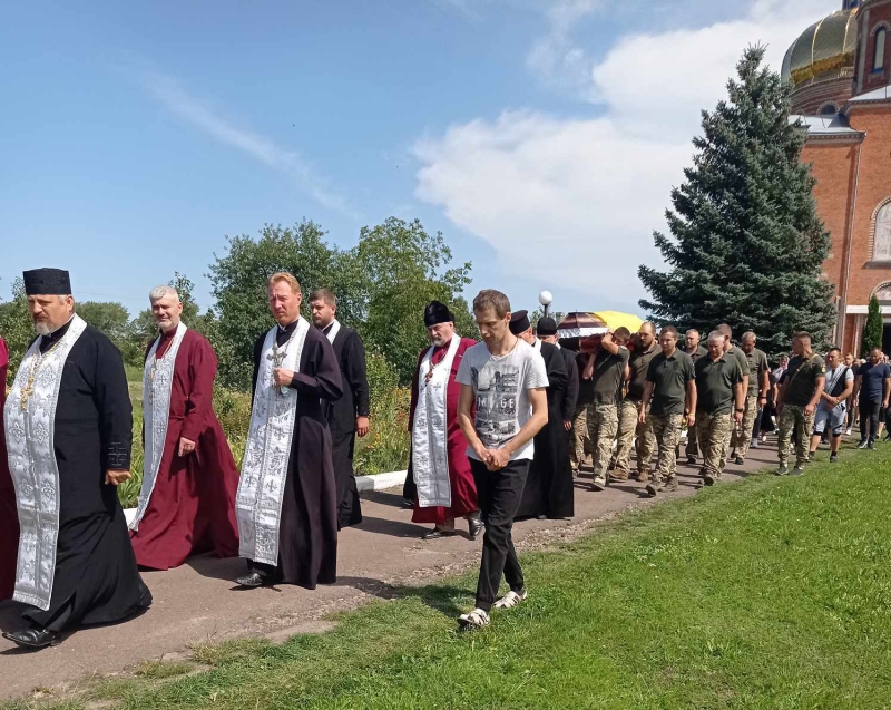 Ціною власного життя відстоював життя інших: на Волині поховали Героя Руслана Подзізея