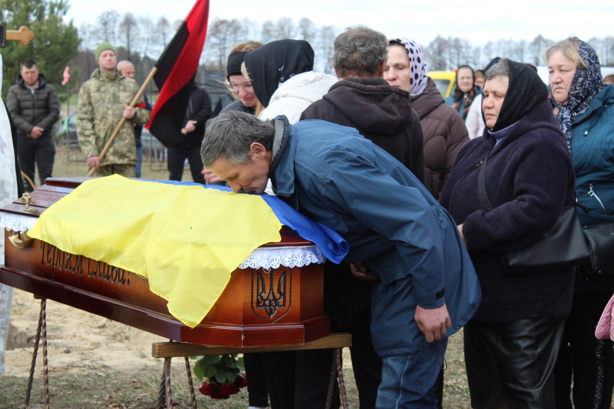 Півтора року невідомості: на Волині попрощалися із загиблим на Курщині Валентином Волошиним