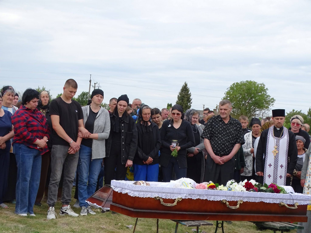 Серце зупинилося у лікарні: на Волині поховали захисника Андрія Свігуна