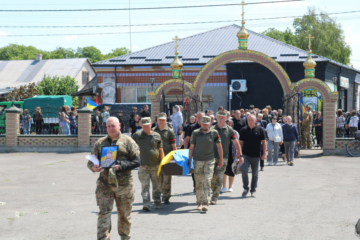 Майже 2 роки рідні жили надією на його повернення: у Луцькому районі поховали Героя Миколу Якубовича