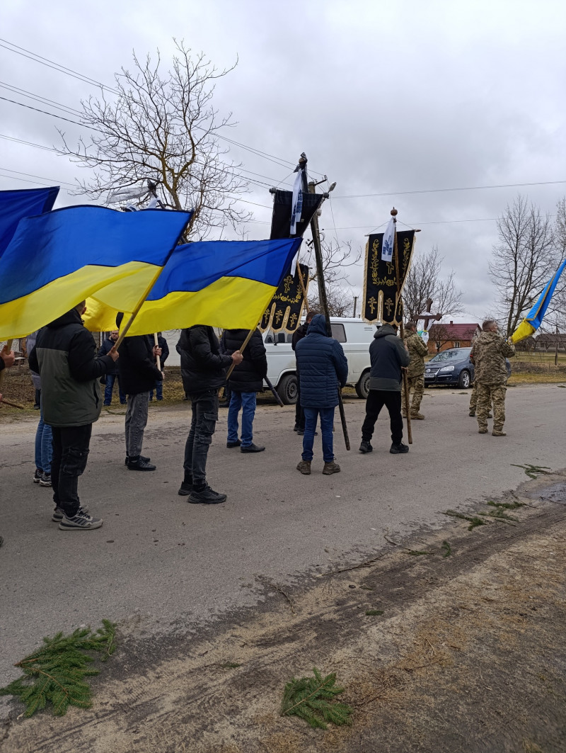 Нещодавно одружився, мріяв про спільне життя з коханою і про дітей: на Волині поховали 23-річного Героя Віталія Забродського