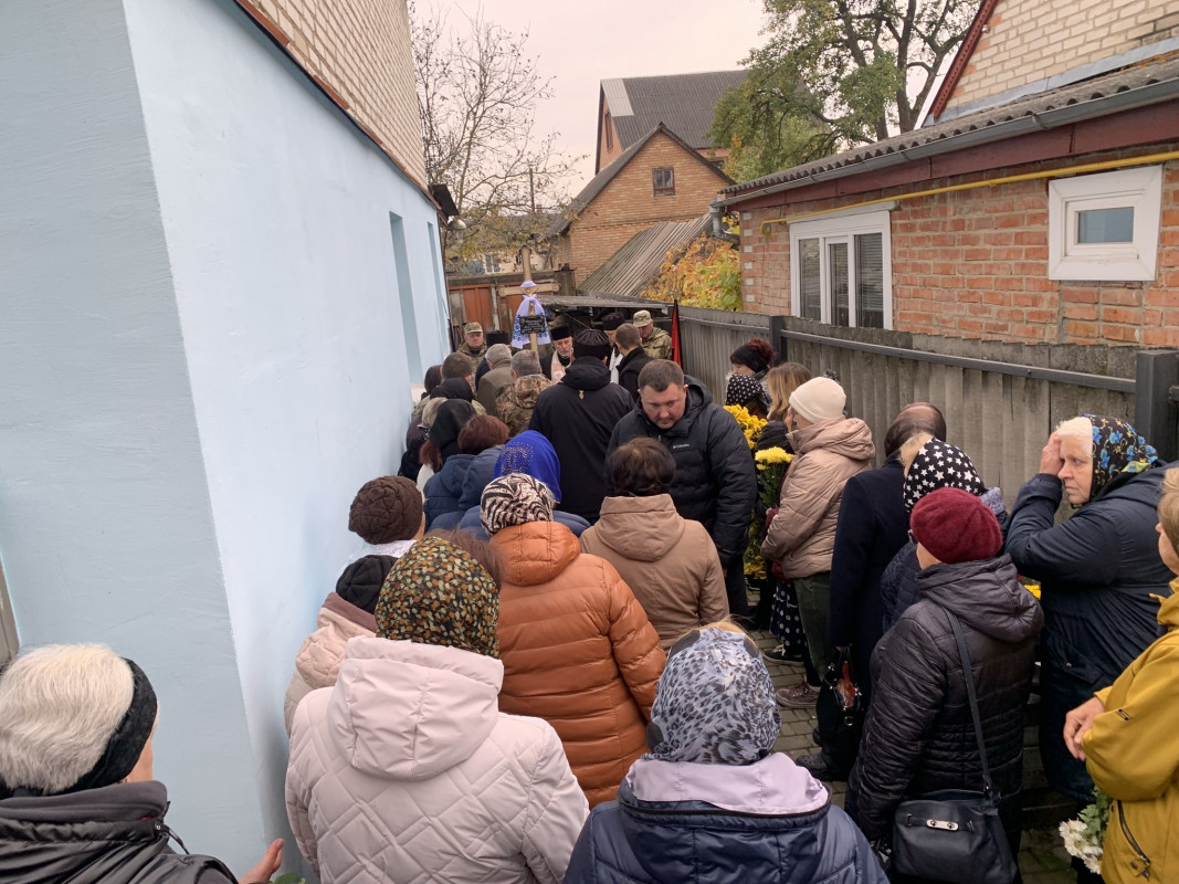 Загинув ще у серпні, а прощалися лише нині: на Волині в останню путь провели Героя Леоніда Бриндзія