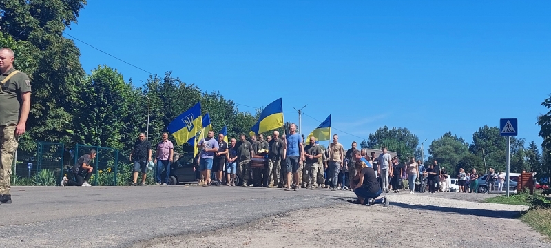 «Його очі горіли жагою до волі, до життя»: на Волині попрощалися з Героєм Михайлом Водоносом