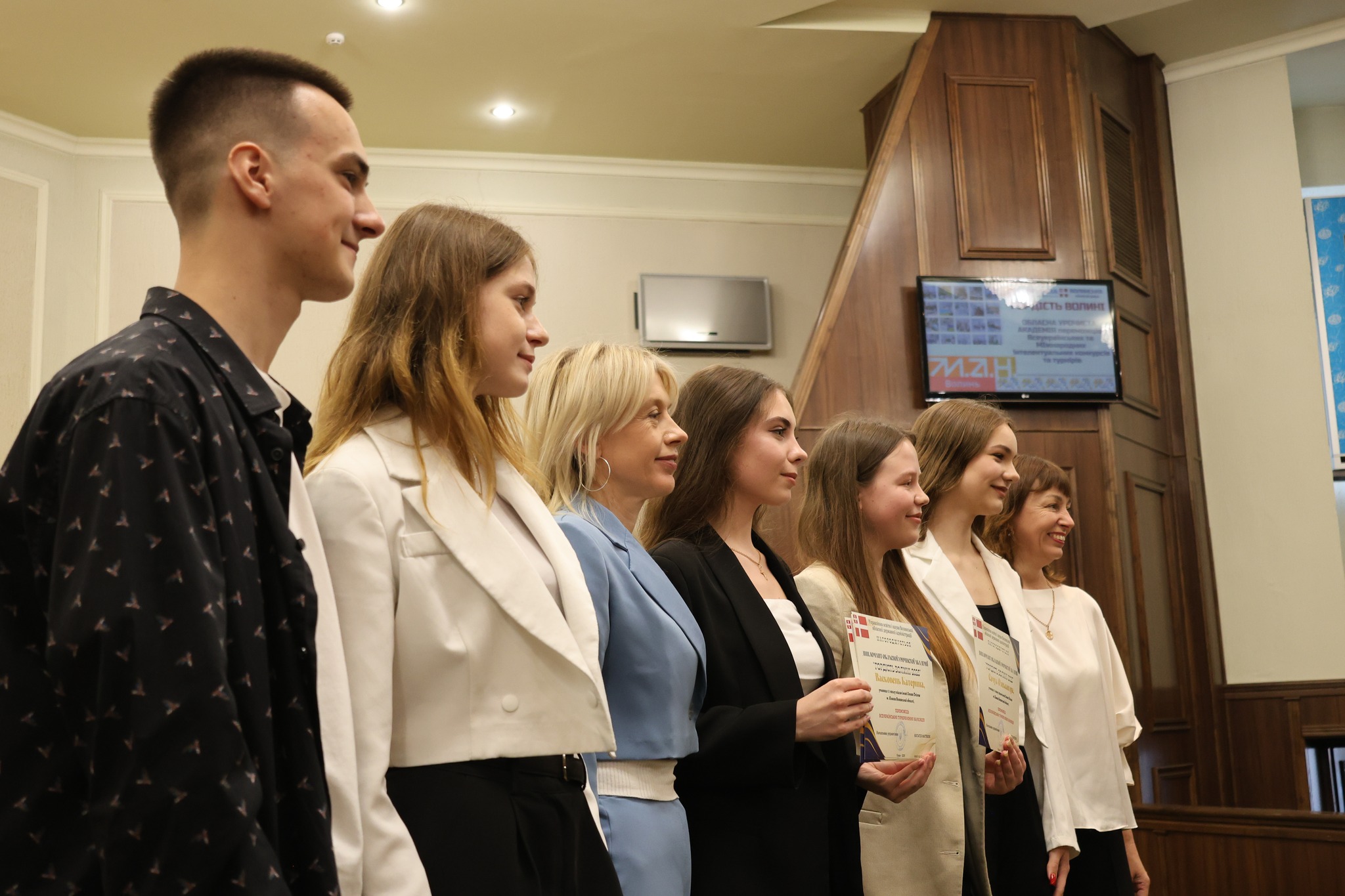 На Волині відзначили юних інтелектуалів: переможці олімпіад і конкурсів отримали нагороди