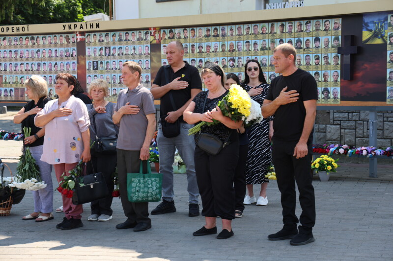 Загинули понад рік тому у Курській області: у Луцьку відбулося прощання з Героями Леонідом Матвійчуком та Олександром Єдинаком