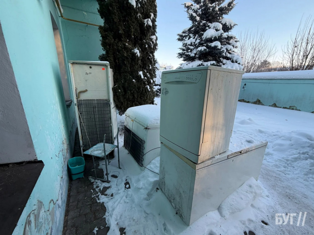 Порожні зали, сміття і зірване майно: що залишила УПЦ МП в Успенському соборі у Володимирі. Фото