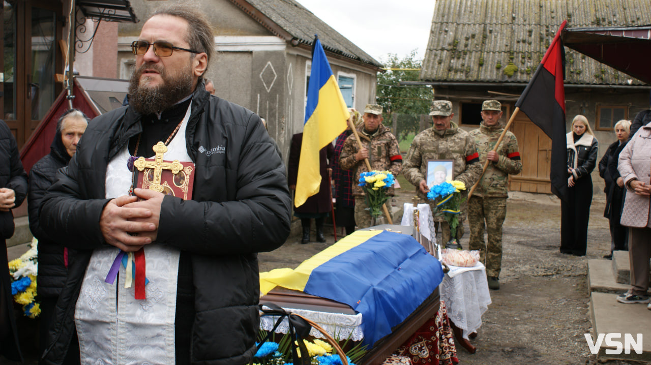 «Все питала, коли приїдеш, а ти казав, немає ким замінити...», - на Волині попрощалися з Героєм Сергієм Шевчуком