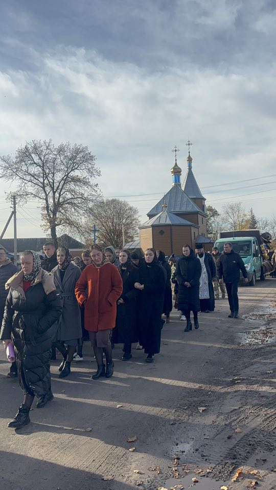 До останнього подиху боронив Україну: на Волині попрощалися із загиблим Героєм Іваном Кіпенем