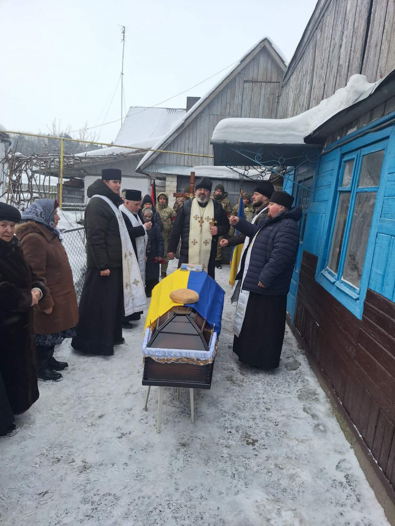 Загинув понад 9 місяців тому: у Луцькому районі попрощалися із захисником Олександром Кувшиновим