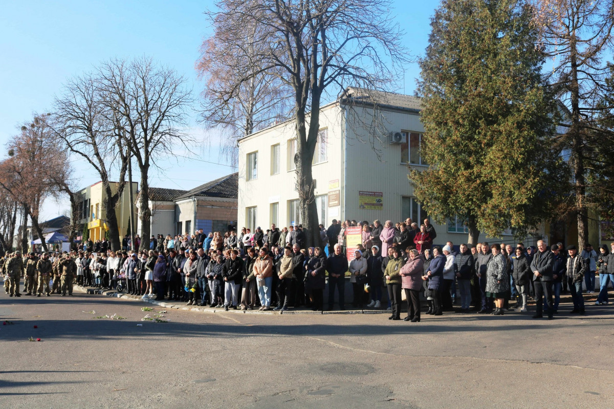 Війна забрала життя батька й сина: на Волині попрощалися з 22-річним спецпризначенцем Назаром Кравчуком