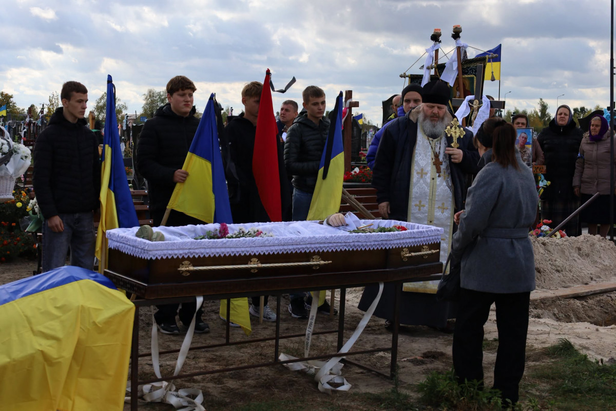 «Йому назавжди 30»: на Волині попрощалися з Героєм Романом Пилипчуком