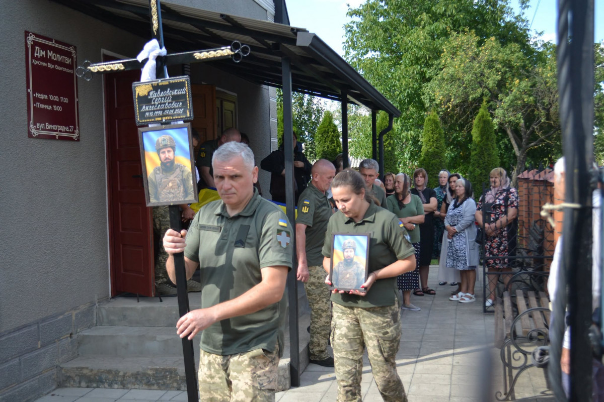 Понад рік вважався зниклим безвісти: на Волині поховали Героя Сергія Павловського