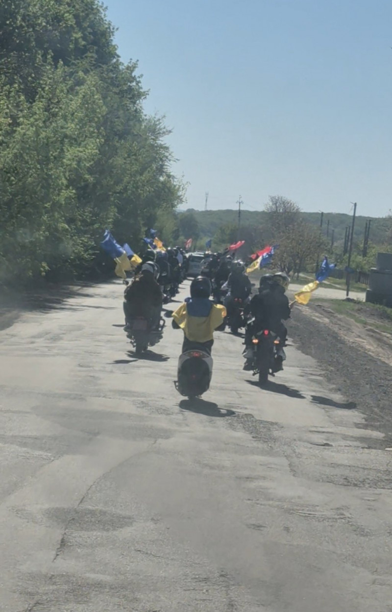 Понад 2 роки вважався зниклим безвісти: на Волині поховали Героя Володимира Кожевнікова