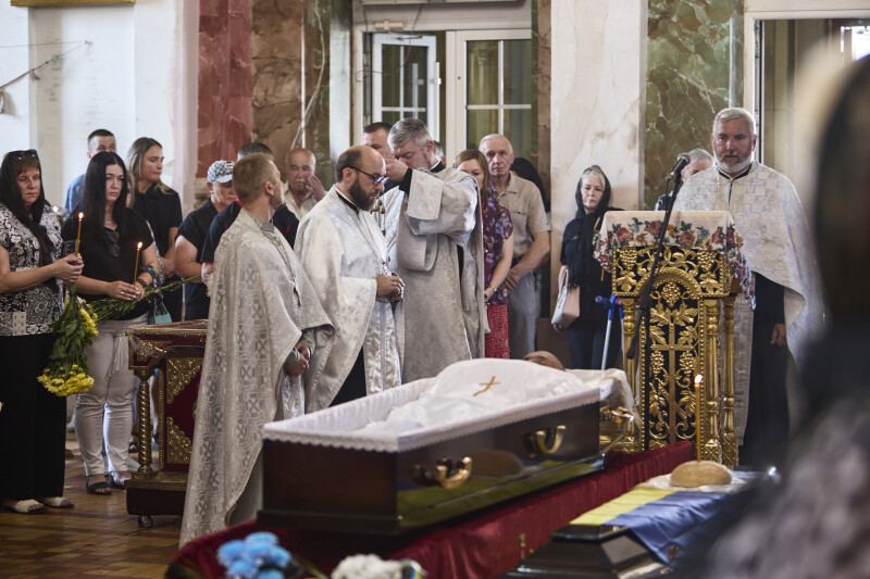 У Луцьку попрощалися із загиблим на війні військовослужбовцем Іллею Панасюком