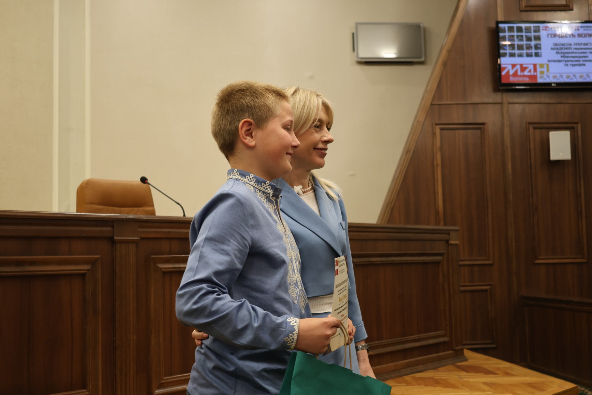 На Волині відзначили юних інтелектуалів: переможці олімпіад і конкурсів отримали нагороди