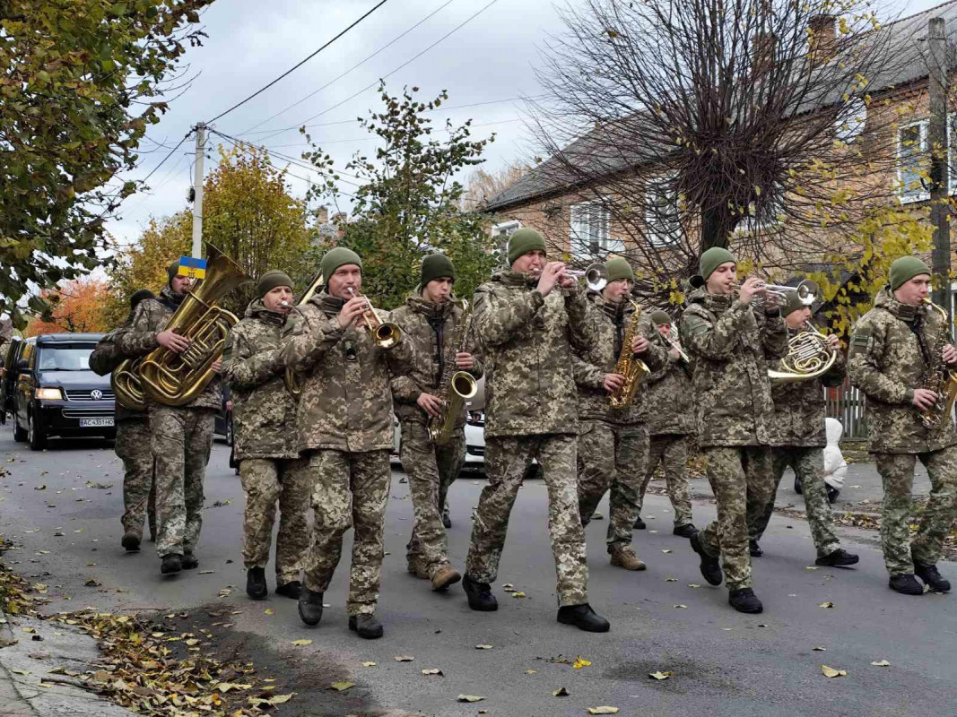 Призвали на службу у липні: волиняни провели в останню дорогу загиблого 27-річного Героя Олександра Пшикова