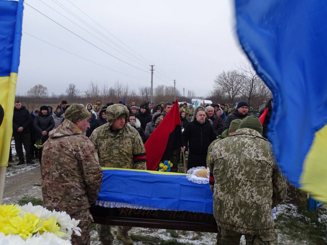 Йому назавжди 24: на Волині попрощалися з Героєм Богданом Ігнатюком
