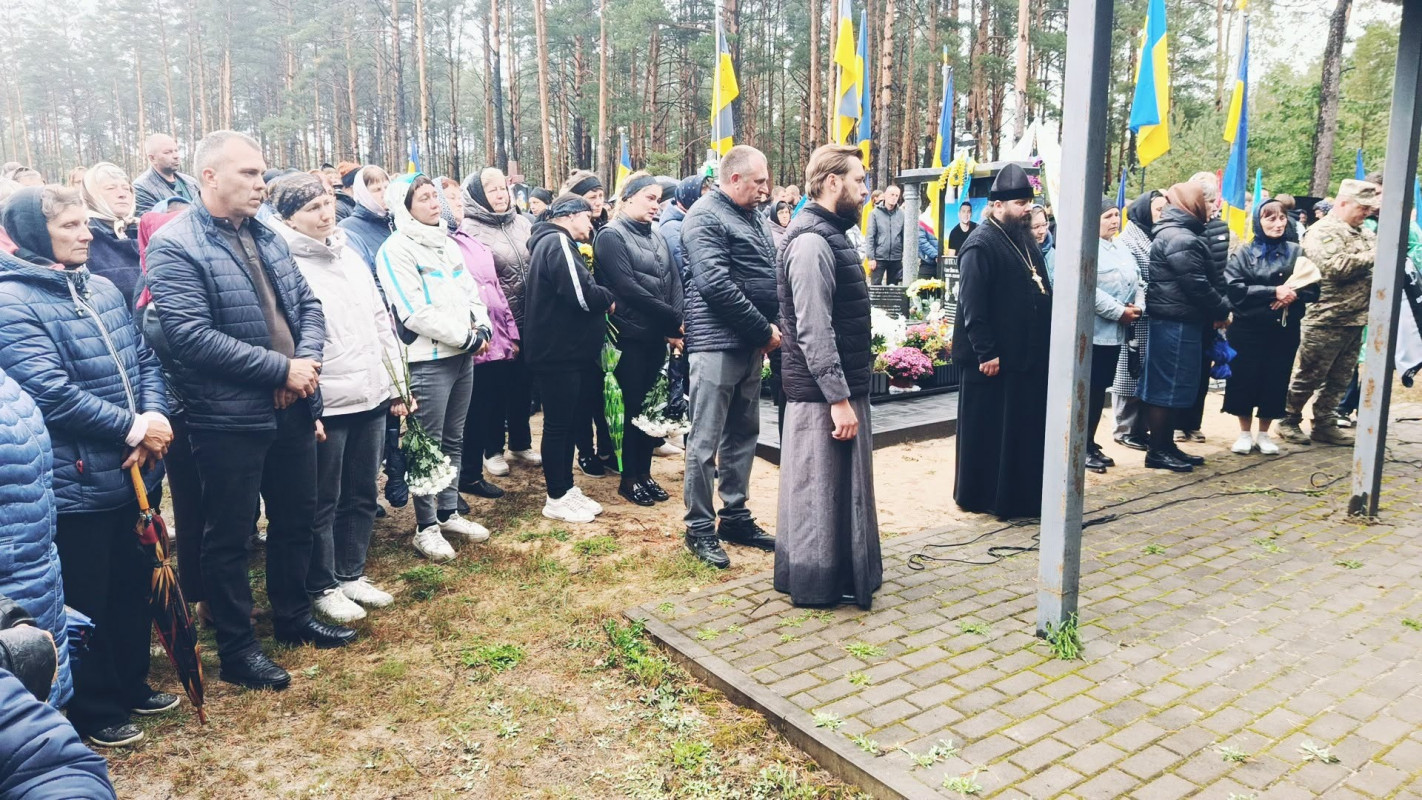 На Волині в останню путь провели 35-річного захисника Володимира Медведюка