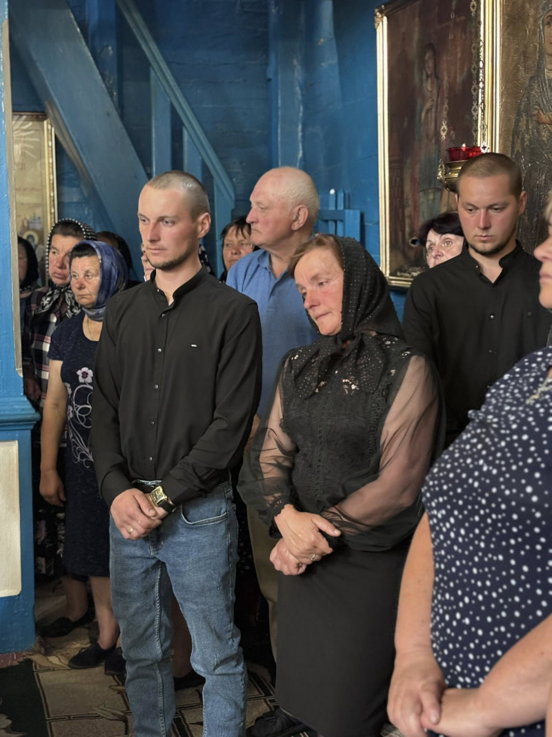 Майже два роки вважався зниклим безвісти: на Волині в останню земну дорогу провели Героя Михайла Ковальчука. Фото