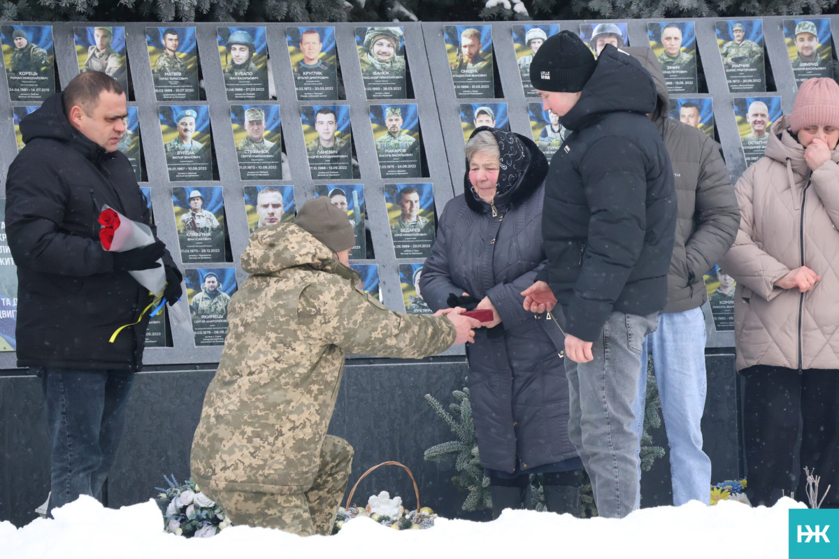 На Волині рідним полеглих воїнів вручили їхні відзнаки