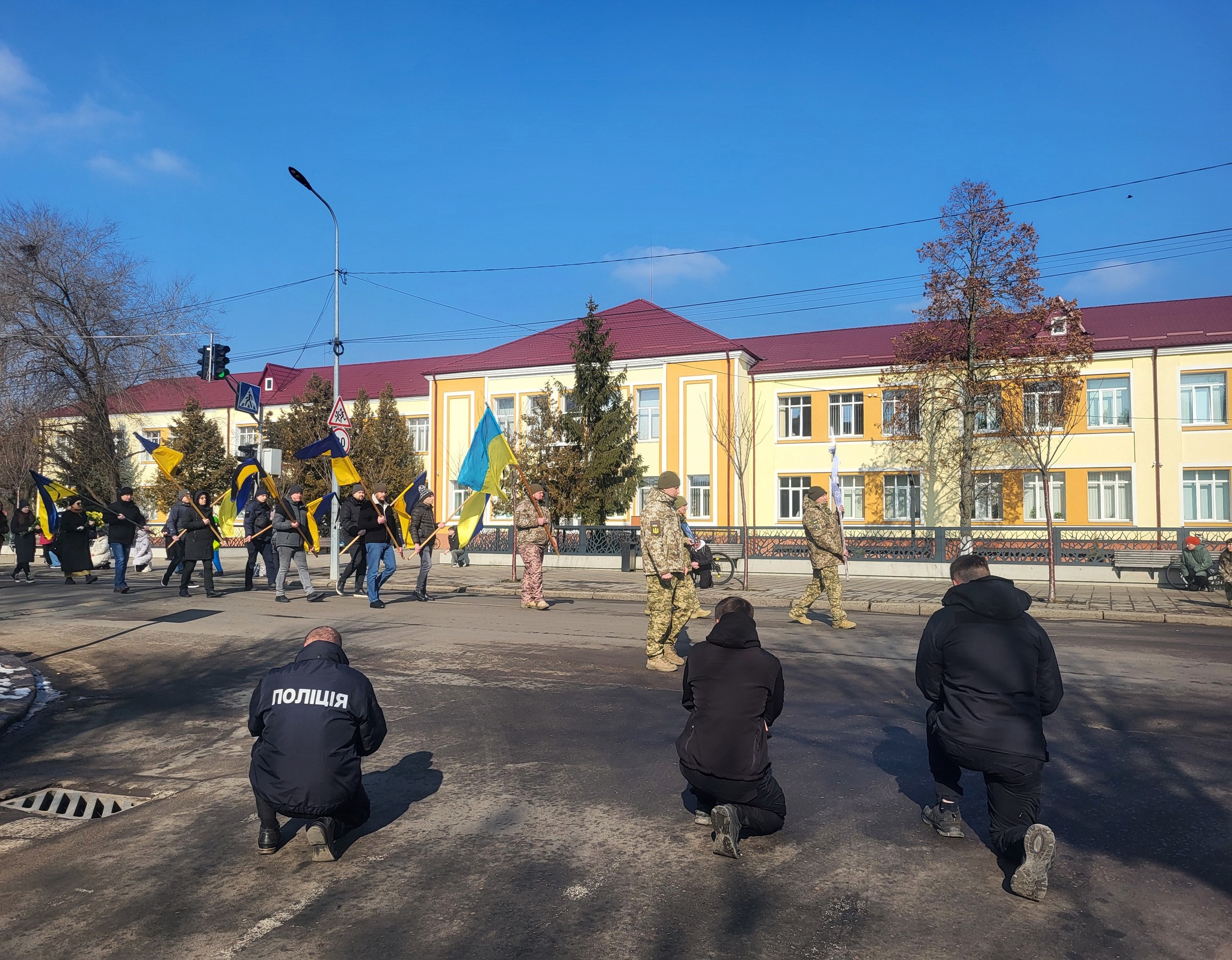 Приклад справжнього чоловіка, тата, наставника, вихователя: на Волині попрощалися з Героєм Миколою Боршуляком